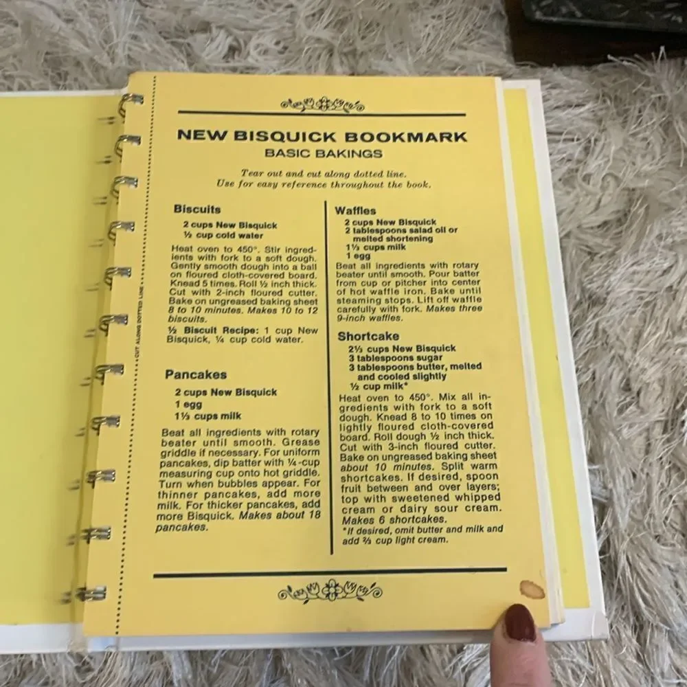 Vintage‎ 1967 General Mills Betty Crocker So Quick With New Bisquick Recipe Book